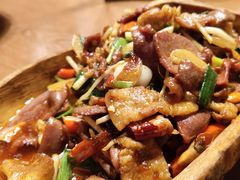 -老滇山寨•云南特色菜•地方菜•民族风情歌舞表演(金碧店)