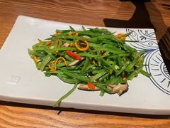 荷兰豆炒菌菇丝-云海肴云南菜(正大广场店)