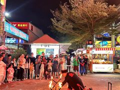 -三亚火车头万人海鲜广场