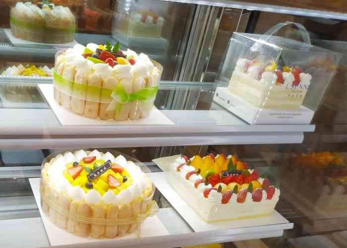 罗森尼娜(东江店)-"子侄过生日,就在附近定了蛋糕.因为家的.