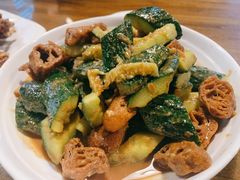 黄瓜拌油条-董立兵烤鸭店(山大路店)