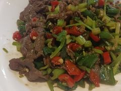 小炒黄牛肉-江湖亮亮蒸虾大排档烤全羊清真(武汉总店)