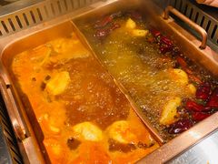 -老牌坊云南鱼豆花火锅(爱建店)