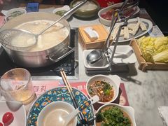 -尚尚仙·酸汤猪手·猪肚鸡火锅(华联万柳购物中心店)