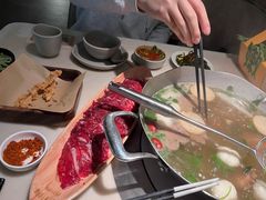 -左庭右院鲜牛肉火锅(浦江欢乐颂店)