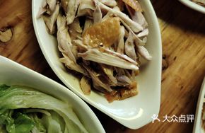 Bone-Scented Shredded Chicken