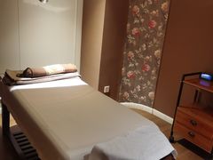 -莱蔻·圣灸堂·推拿艾灸(天山店)