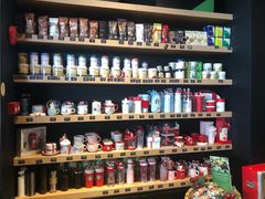 零售区-星巴克(广州南站A18检票口楼上)