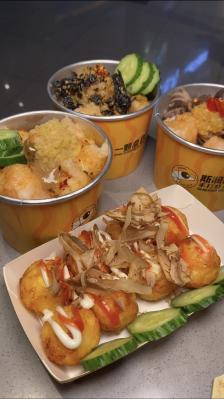 斯润普虾滑(美乐城潮街店)-"虾滑挺实的有辣的和不辣的辣的像吃火锅.