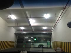 -湖滨银泰in77 C区-停车场