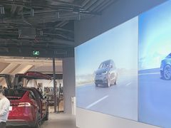 -TESLA 特斯拉(上海太古汇体验店)