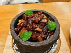 石锅葱烧海参-山东宾馆·齐鲁苑餐厅