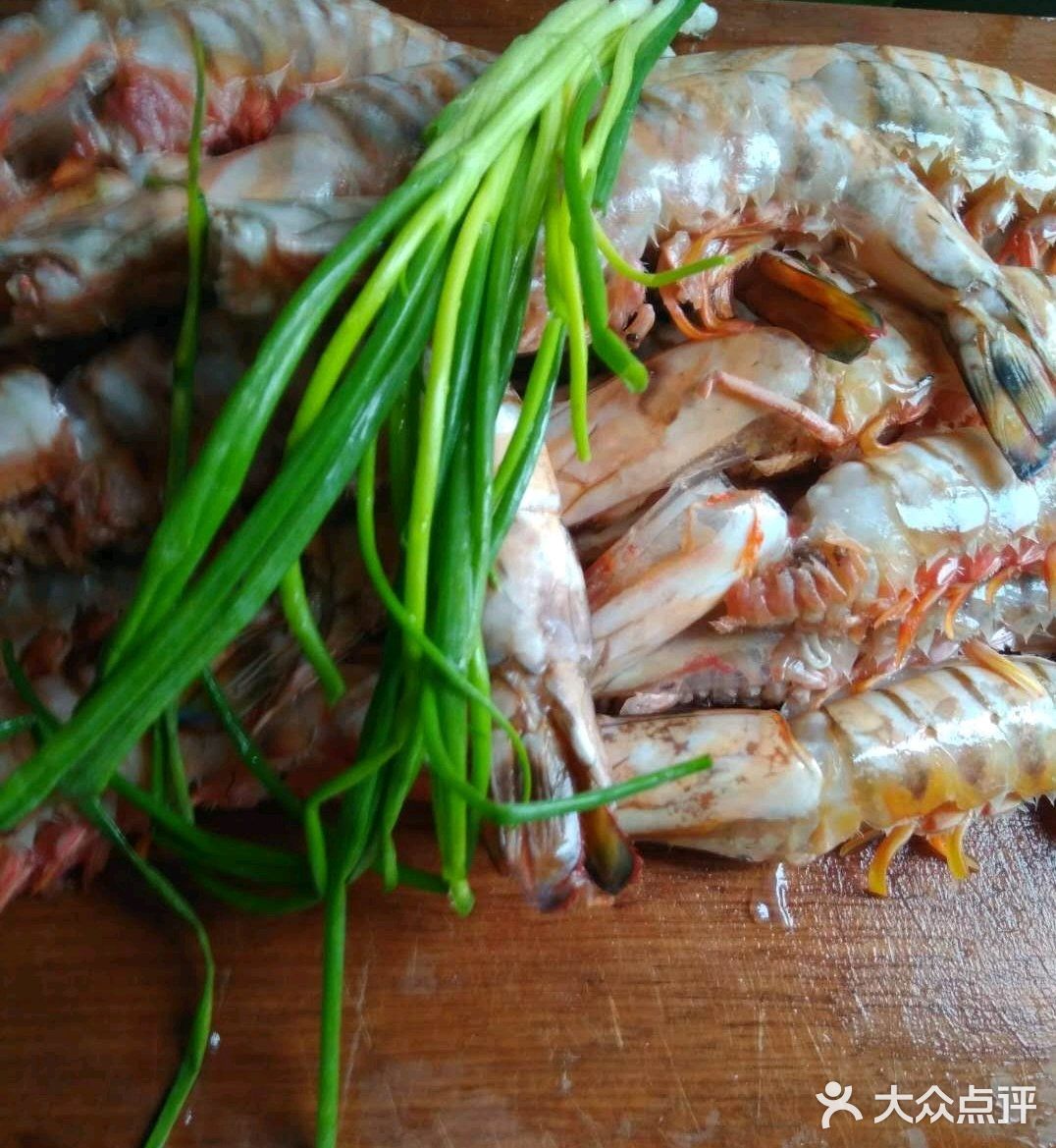 调料:食用油、香葱、生抽、老抽、料酒 步骤