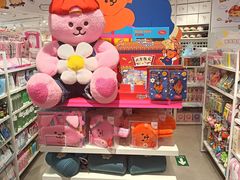 -名创优品(北京新中关购物中心地铁层店)