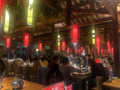 大堂-野山舂·贵州现舂酸汤火锅(鸿通城店)