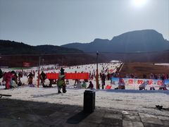 -济南卧虎山滑雪场