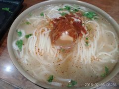 -亮亮面馆(经六路店)