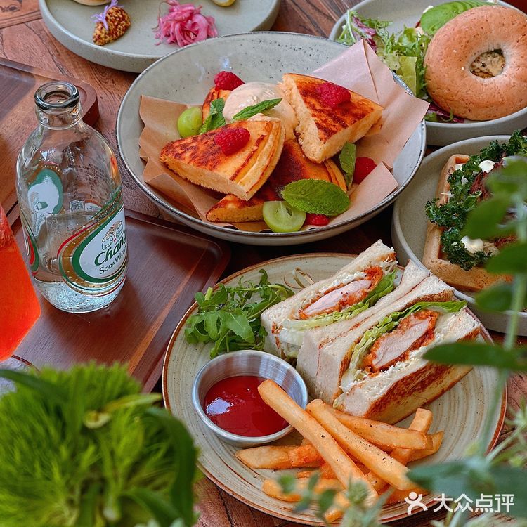 干杯烧鸟居然可以吃Brunch了‼️‼️是谁还不知道‼️‼️