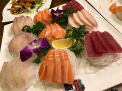 三文鱼片-青瓦餐厅·生鱼片·韩园烤肉(西塔店)