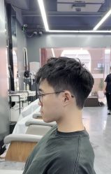 点击看大图 -藤野造型烫发染发