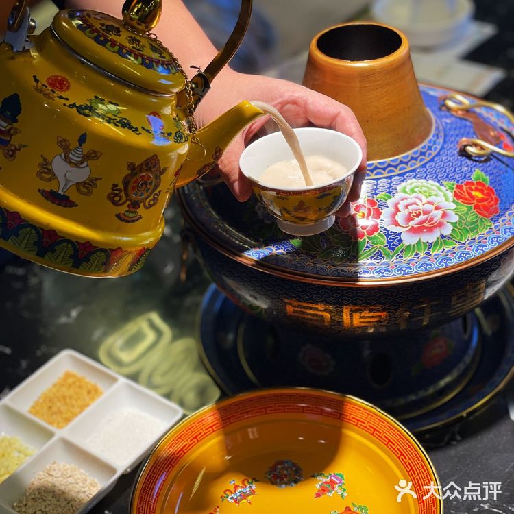 体验内蒙大草原风情,品味高品质牛羊肉火锅