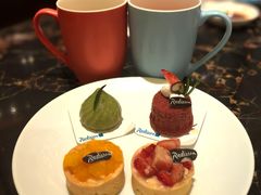 精致甜品-River Café 海鲜自助(重庆丽笙世嘉酒店)