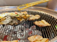 -围炉肉舍•炭烤活鳗•丹东海鲜烤肉(步行街店)