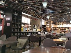 -钟书阁(松江泰晤士小镇店)