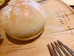 迷你奶油猪仔包-来龙里 精致 东南亚餐室(万象城店)