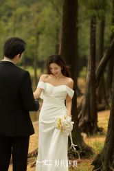 -现代经典婚纱摄影