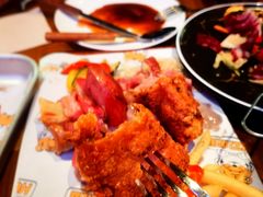脆皮烤猪膝配酸耶菜-HUZI虎滋精酿餐吧(京西大悦城店)