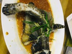 -四川小胡子海鲜(丁村万人海鲜广场店)