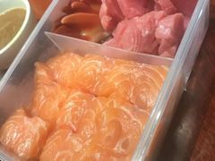 -老码头黑皮肘子锅包肉(赣水路店)