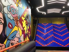 -爱蹦iBOON蹦床运动馆(江汉店)