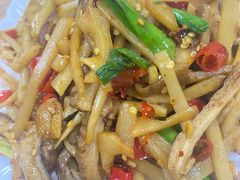 酸笋炒肥肠-牛八宝桂林米粉(八里庄店)