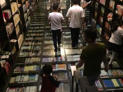 -钟书阁(松江泰晤士小镇店)