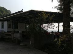 -亮河湾山庄