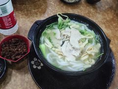 -丽虹云南过桥米线(兴工街店)