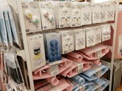 -名创优品(中原万达2F店)