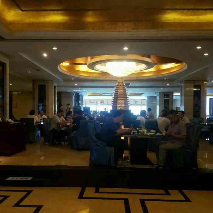 仲记酒楼·宴会厅(正光路店)-"说不上有什么特色的一家餐馆儿,豆腐