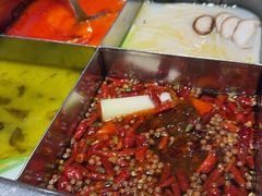 -巴渝瓦肆重庆鲜火锅(宝龙环湖店)