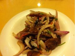圆葱五花肉-鱼王府大酒店