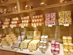 面包甜点陈列柜-好利来(牡丹园店)