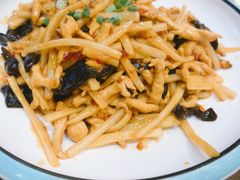 -东来菜馆•手抓海鲜家常菜•海鲜锅贴(鸽子窝店)