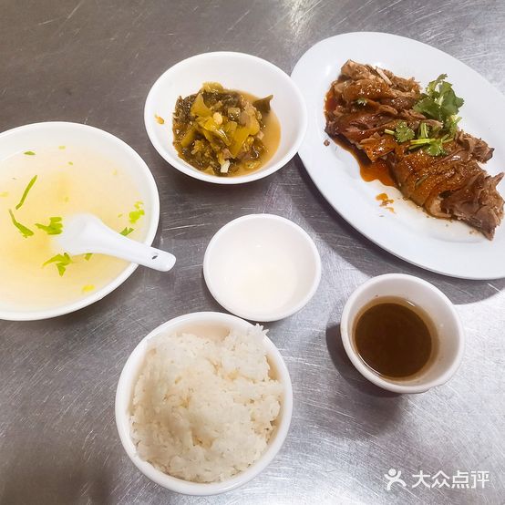 猪屎鹅烤肉饭店
