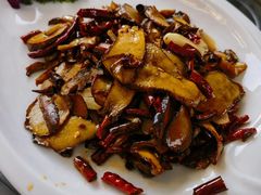 干椒炒鲜红葱-山菌美食苑(振兴路店)