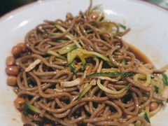 鸡丝荞面-郑州烤鸭总店