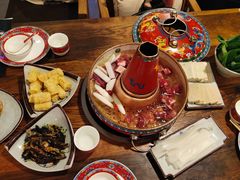 -毛辣果·贵州红酸汤牛肉火锅(西单店)