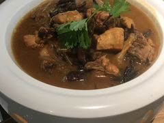 小鸡炖蘑菇-上关雪東北菜(中房金谊店)