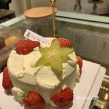 临潼新发现的甜品店 路过时被门口的兔子吸引